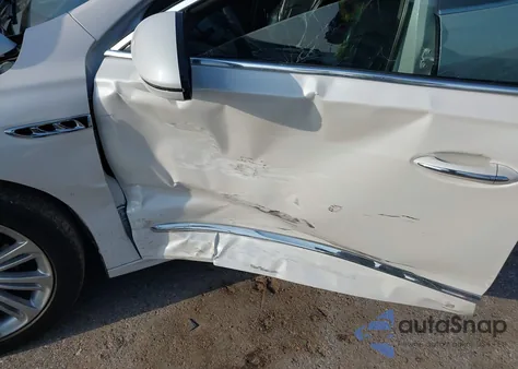 2018 Buick Lacrosse Essence z USA, uszkodzony, nr VIN 1G4ZP5SZ6JU128261